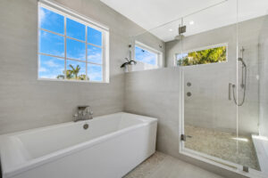Professional Interior Real Estate Photographer image bathroom South Florida