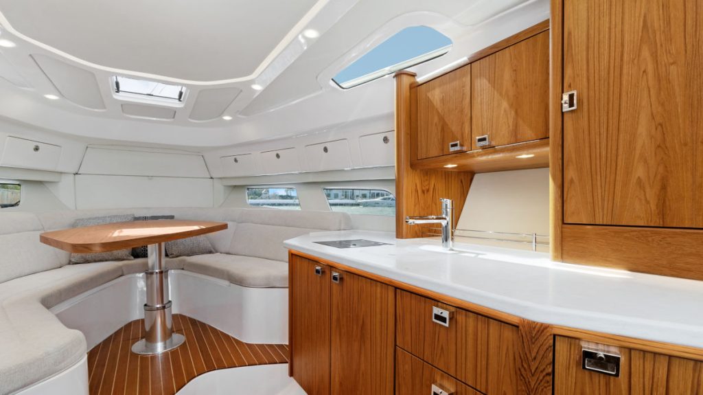 AccuTour_Yacht_Photography-HD-Intrepid-2